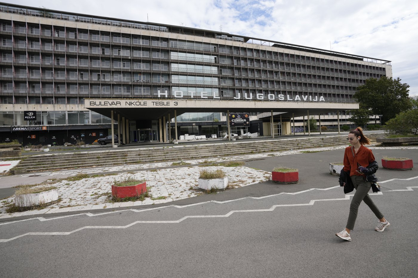 Belgrade's landmark Hotel Yugoslavia faces likely demolition, with many opposed | iNFOnews.ca Belgrade's landmark Hotel Yugoslavia faces likely demolition, with many opposed | iNFOnews.ca