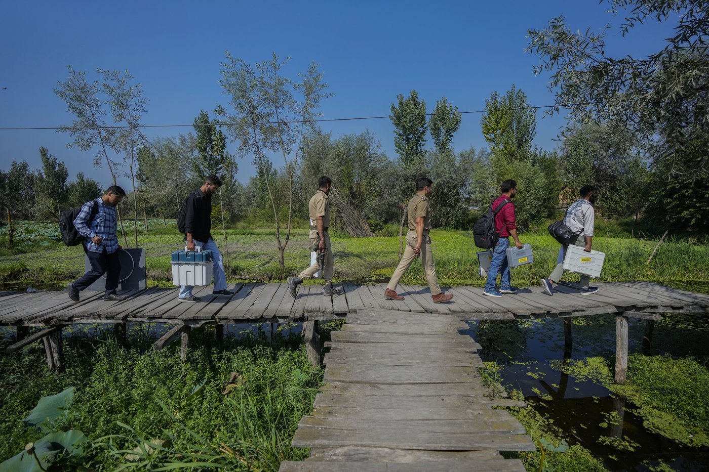 Residents in India-controlled Kashmir vote in the second phase of polls surrounded by heavy security | iNFOnews.ca Residents in India-controlled Kashmir vote in the second phase of polls surrounded by heavy security | iNFOnews.ca