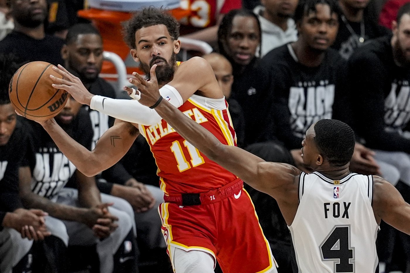 Wembanyama hits decisive free throw as Spurs hold off Hawks 126-125 in Fox's debut | iNFOnews.ca