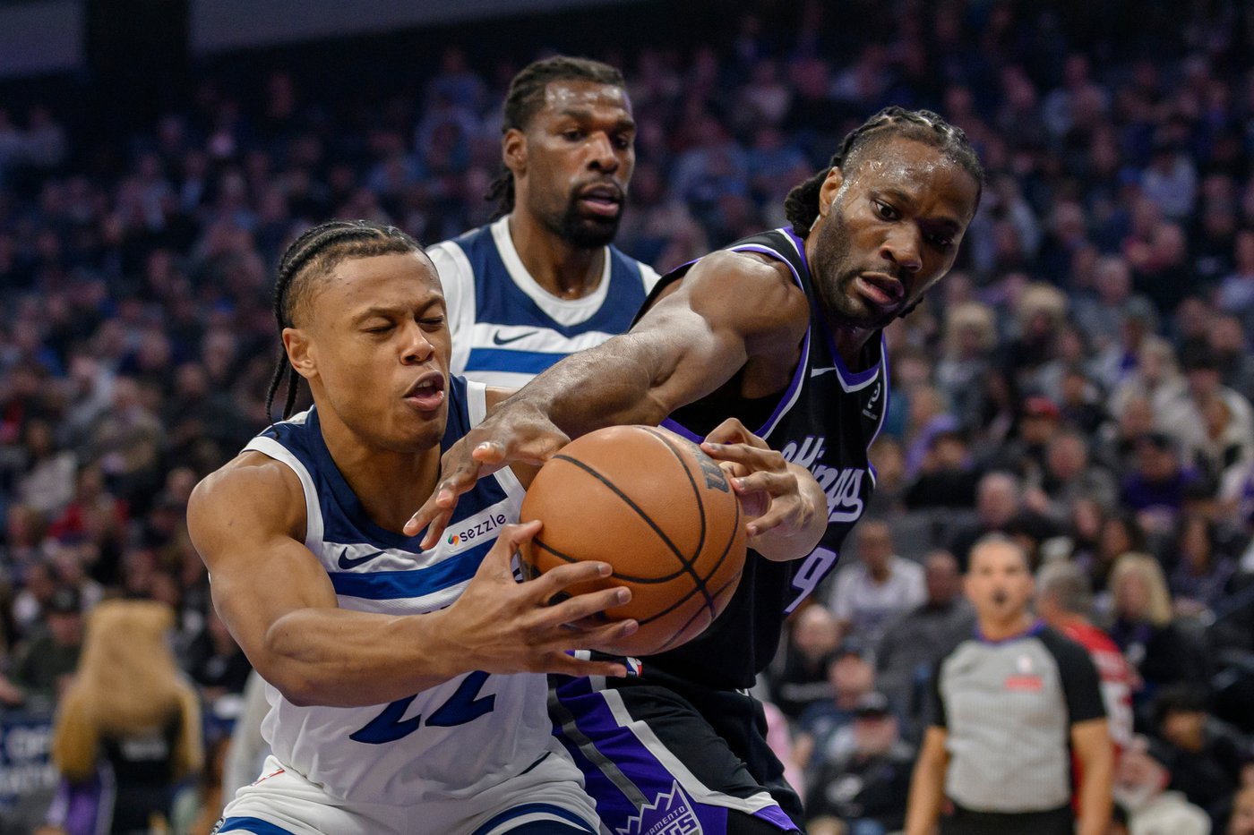 Kings take advantage of Timberwolves' 2nd straight collapse in 117-112 OT win | iNFOnews.ca