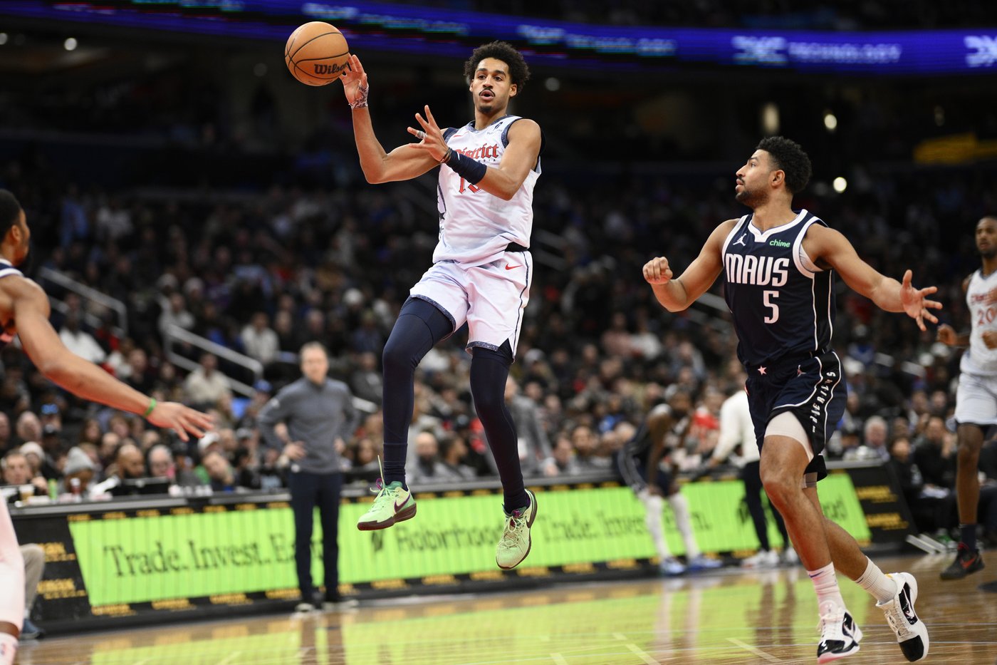 Doncic's triple-double helps Mavericks send Wizards to 16th straight loss in 137-101 rout | iNFOnews.ca