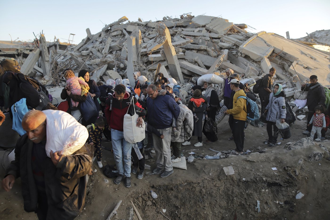 PHOTO COLLECTION: Palestinians Return To Northern Gaza | iNFOnews.ca