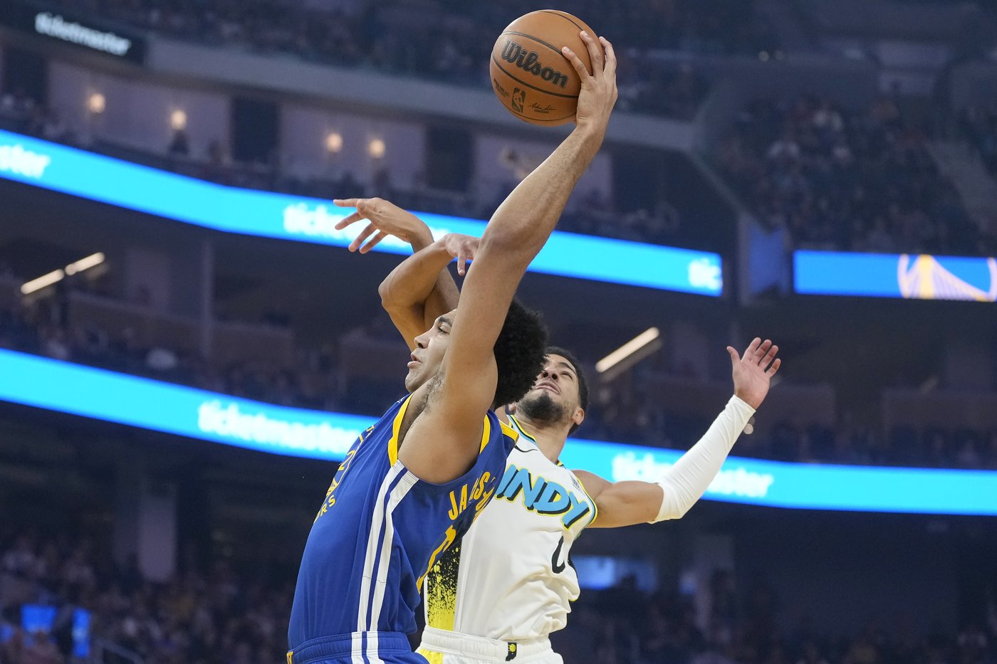 Myles Turner hits late 3-pointer, scores 23 as Pacers beat Warriors 111-105 | iNFOnews.ca