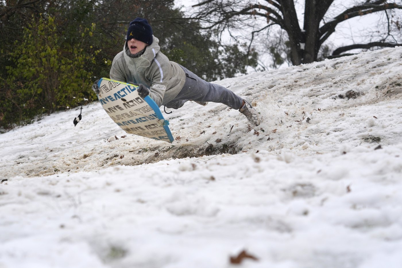 A powerful winter storm's heavy snow and sleet cancels flights and closes schools across US South | iNFOnews.ca A powerful winter storm's heavy snow and sleet cancels flights and closes schools across US South | iNFOnews.ca