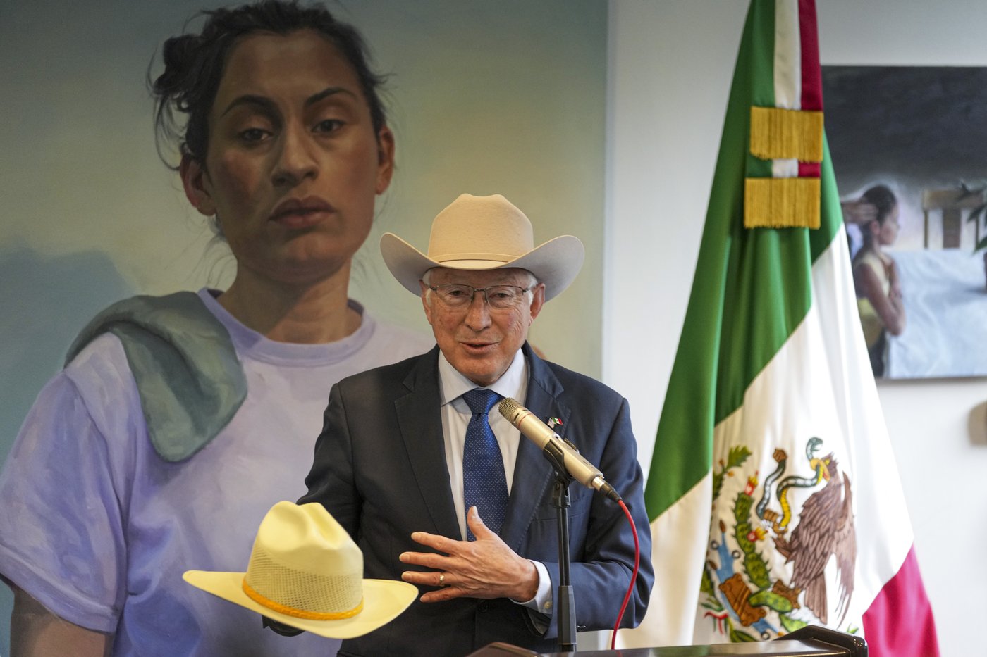 Departing U.S. ambassador to Mexico sees "major changes" under Trump in diplomatic relationship | iNFOnews.ca