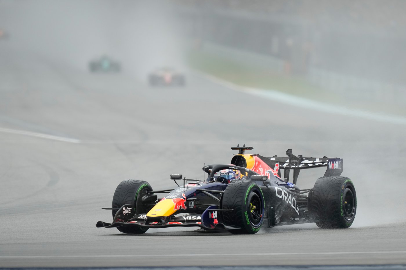 Verstappen wants a 'lesson learned' after software issues in F1 cars delay race start | iNwheels Verstappen wants a 'lesson learned' after software issues in F1 cars delay race start | iNwheels