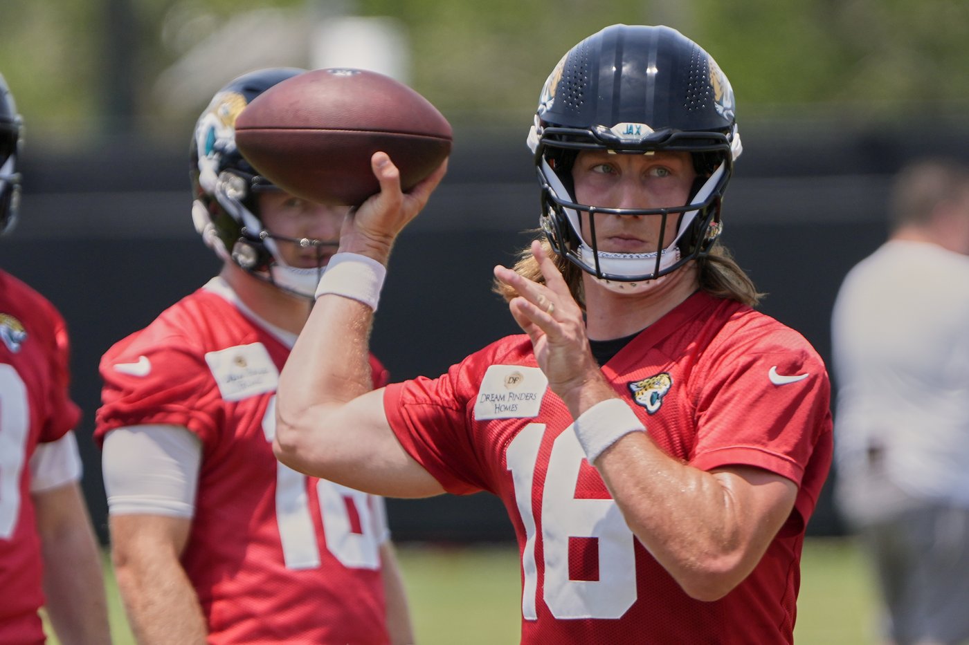 Jaguars QB Trevor Lawrence doesn't feel 'stuck' in bad plays in latest offense | iNFOnews.ca