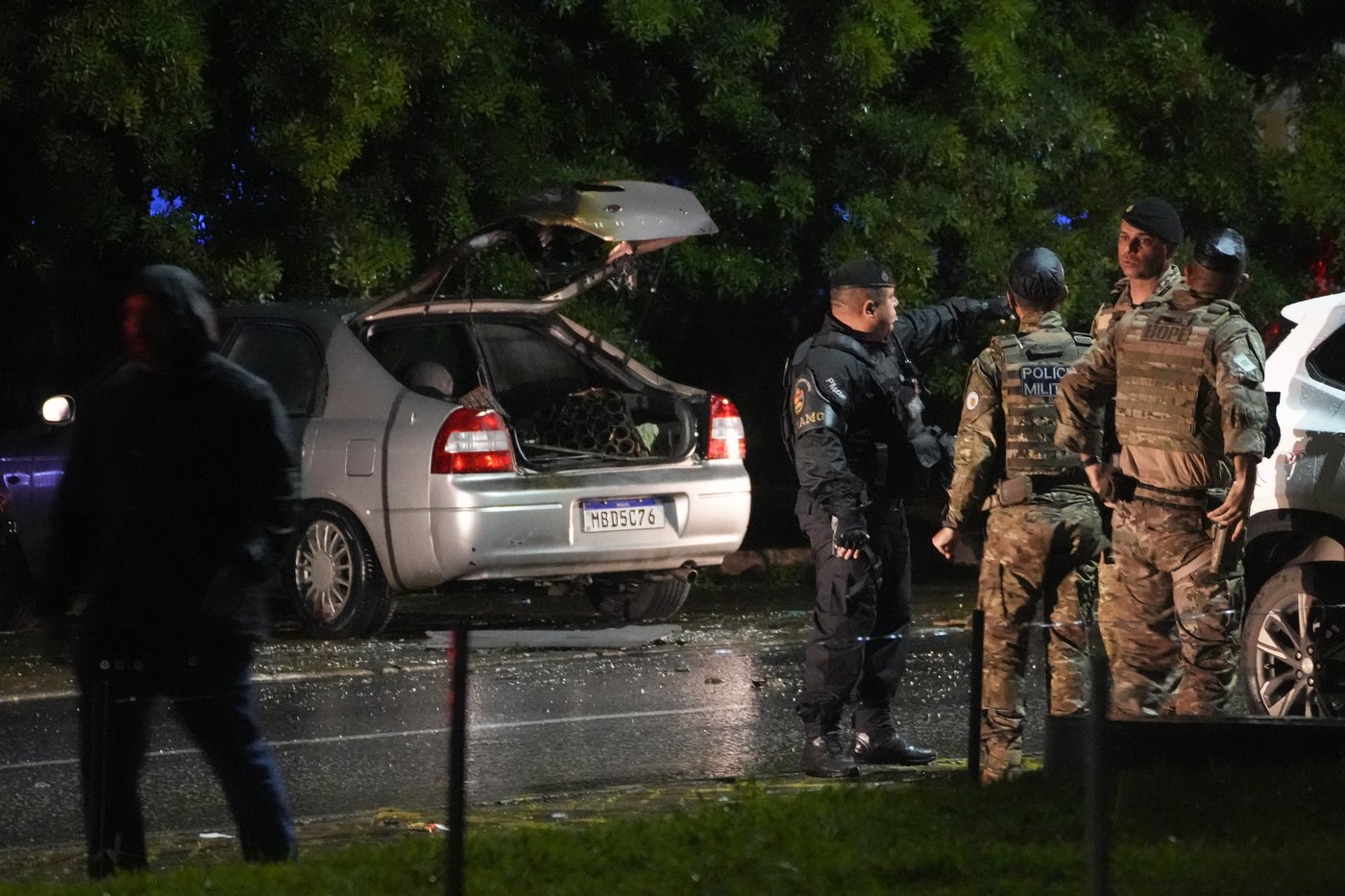 Man kills himself with blasts outside Brazil's Supreme Court after failing to get inside | iNFOnews.ca