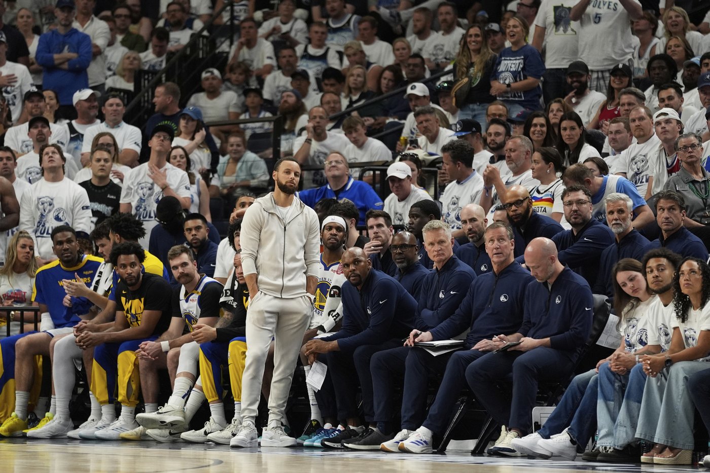 Curry can only watch again as Warriors fade out of playoffs without injured star | iNFOnews.ca