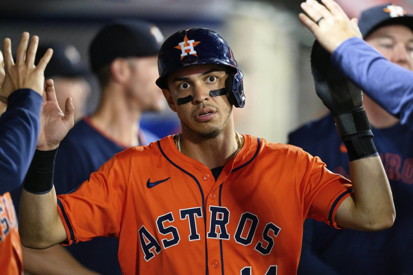 Astros score winning run on a wild pitch for a 3-2, 10-inning victory over Angels | iNFOnews.ca