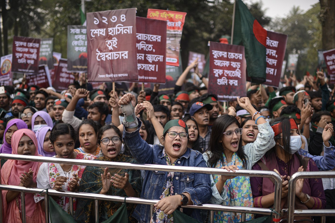 Thousands march in Bangladesh calling for the ousted prime minister's prosecution | iNFOnews.ca