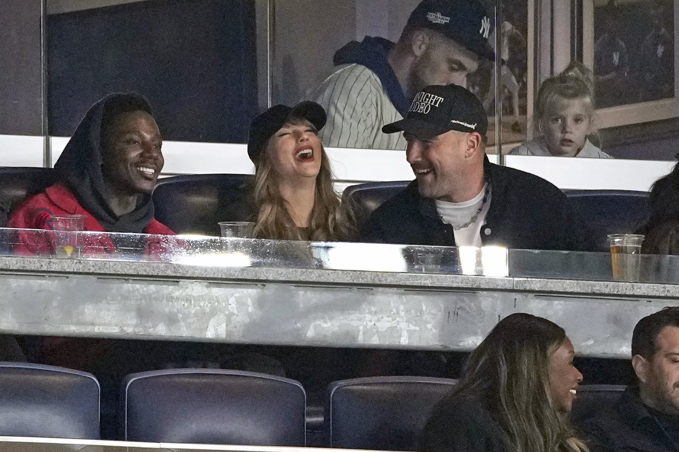Taylor Swift and Travis Kelce attend Game 1 of ALCS at Yankee Stadium | iNFOnews.ca