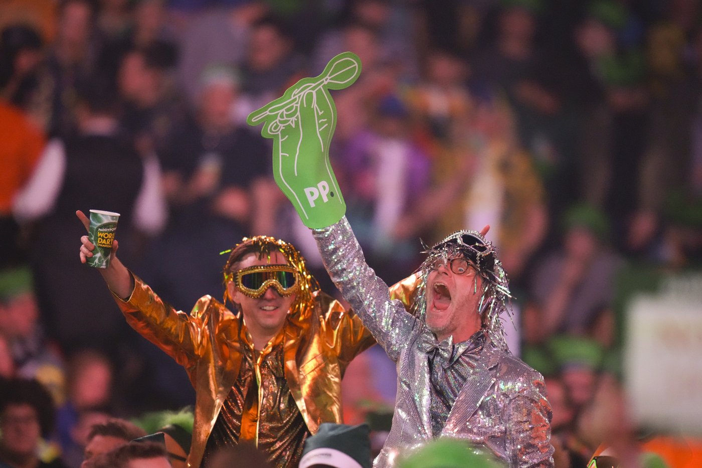 PHOTO COLLECTION: Darts Fans | iNFOnews.ca PHOTO COLLECTION: Darts Fans | iNFOnews.ca