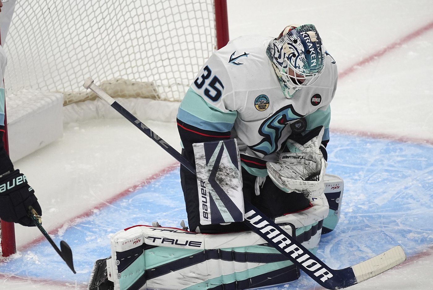 Kiviranta records hat trick, MacKinnon notches 2 assists as Avalanche beat Kraken 5-2 | iNFOnews.ca Kiviranta records hat trick, MacKinnon notches 2 assists as Avalanche beat Kraken 5-2 | iNFOnews.ca