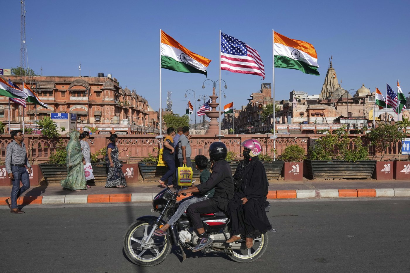 PHOTO COLLECTION: India US Vance | iNFOnews.ca