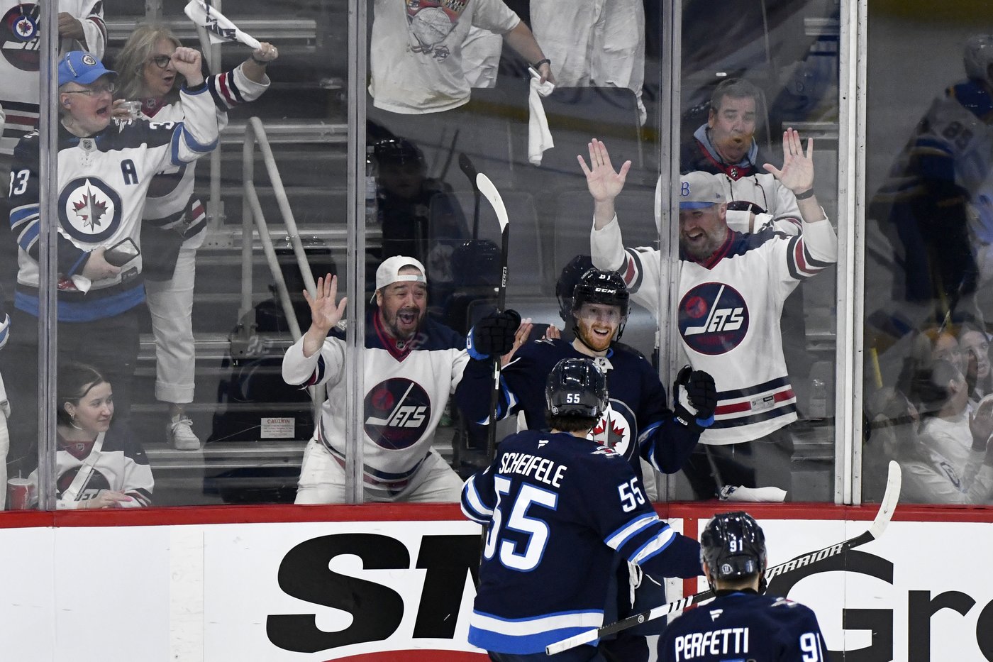 Connor's heroics help Jets get over Game 2 hump, lead Blues 2-0 in series | iNFOnews.ca Connor's heroics help Jets get over Game 2 hump, lead Blues 2-0 in series | iNFOnews.ca