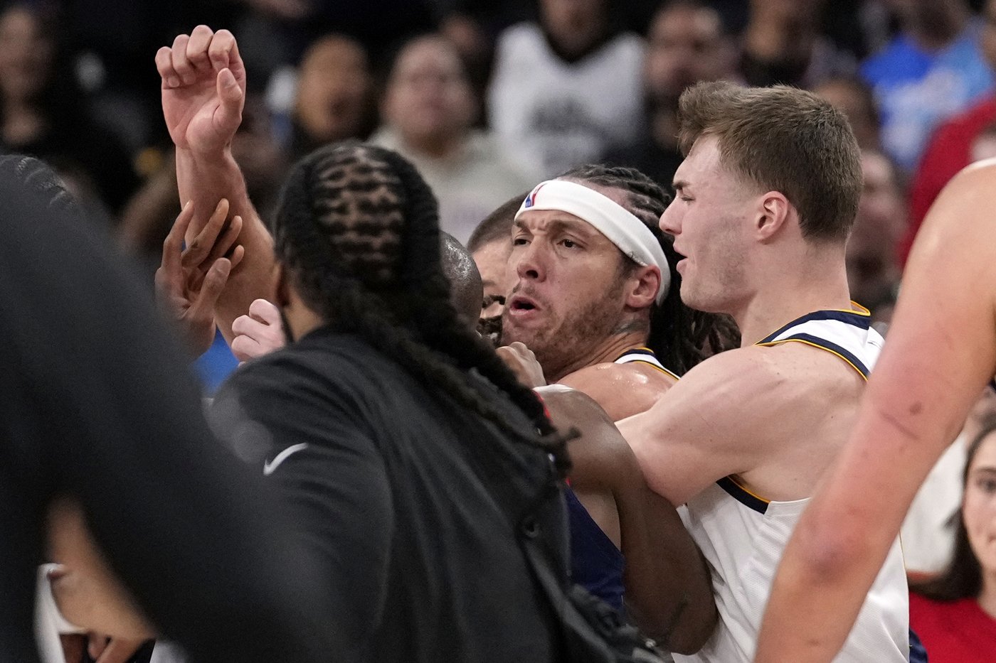 First-half skirmish between Nuggets and Clippers results in 6 technical fouls in Game 4 | iNFOnews.ca First-half skirmish between Nuggets and Clippers results in 6 technical fouls in Game 4 | iNFOnews.ca
