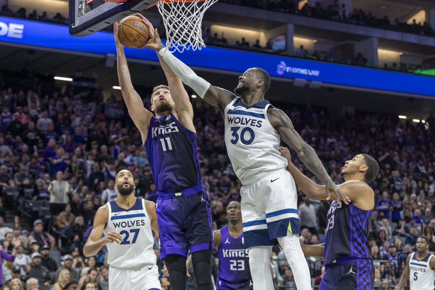 Sacramento's De'Aaron Fox drops franchise-record 60 points in Kings' OT loss to Timberwolves | iNFOnews.ca Sacramento's De'Aaron Fox drops franchise-record 60 points in Kings' OT loss to Timberwolves | iNFOnews.ca