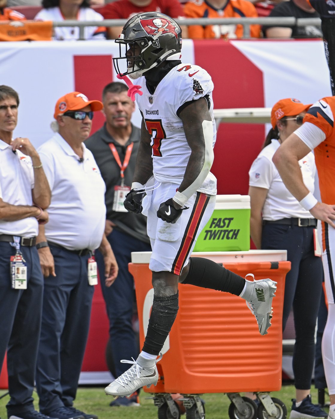 Nix runs for a TD and Lutz kicks 4 FGs to lead Broncos to 26-7 victory over listless Buccaneers | iNFOnews.ca Nix runs for a TD and Lutz kicks 4 FGs to lead Broncos to 26-7 victory over listless Buccaneers | iNFOnews.ca