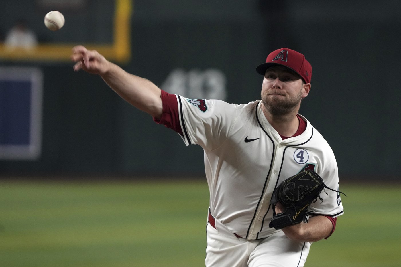 Diamondbacks ace Corbin Burnes leaves game against Nationals with elbow discomfort | iNFOnews.ca Diamondbacks ace Corbin Burnes leaves game against Nationals with elbow discomfort | iNFOnews.ca