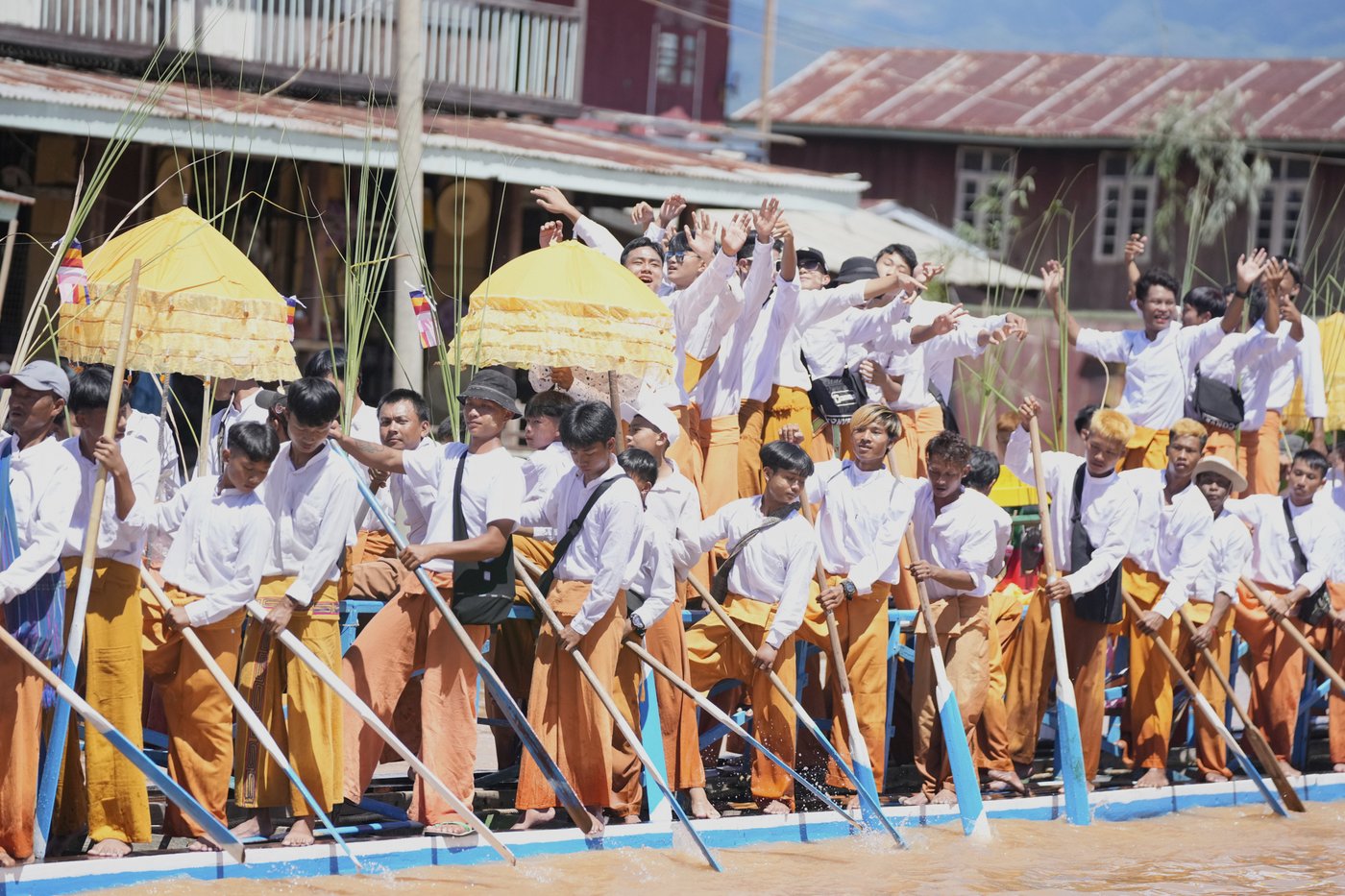 Spectacular lake festival in Myanmar shines despite political upheaval and natural disasters | iNFOnews.ca Spectacular lake festival in Myanmar shines despite political upheaval and natural disasters | iNFOnews.ca