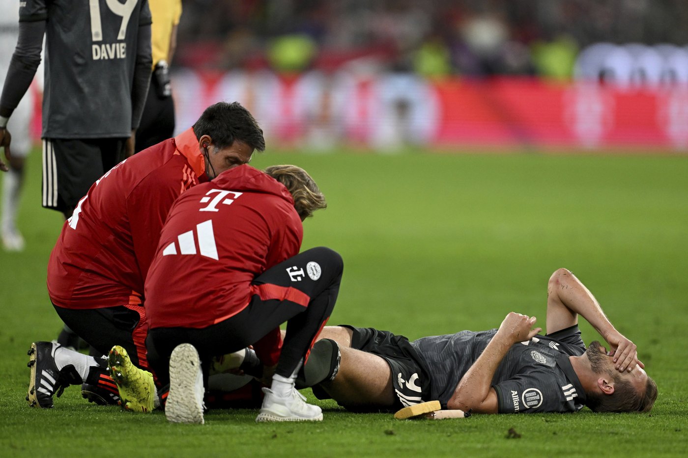Bayern says Kane's ankle injury is not as bad as initially feared | iNFOnews.ca