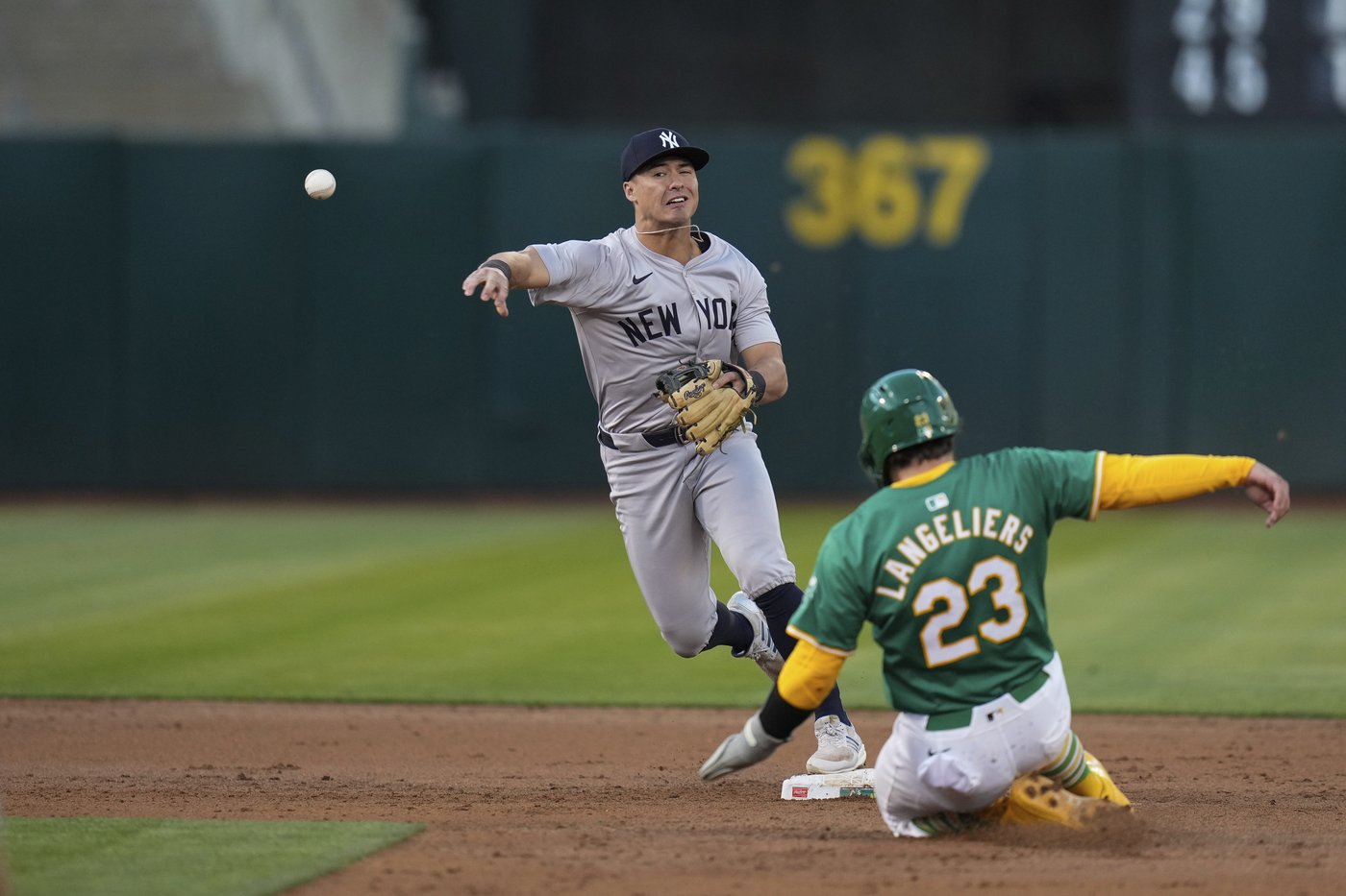 Judge hits major league-leading 54th homer, Stanton, Volpe also connect as Yankees pound A's 10-0 | iNFOnews.ca Judge hits major league-leading 54th homer, Stanton, Volpe also connect as Yankees pound A's 10-0 | iNFOnews.ca