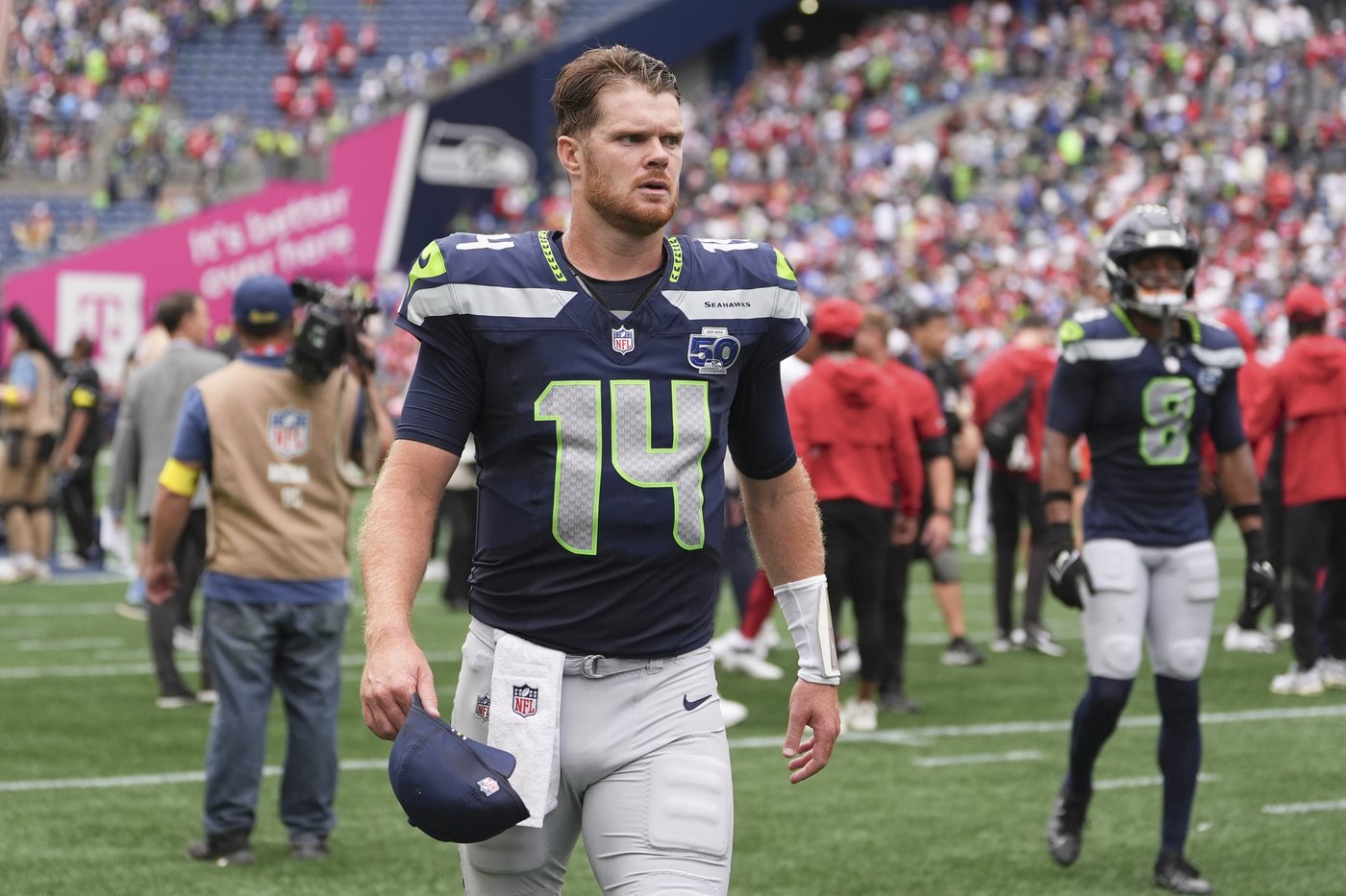 Sam Darnold has a quiet debut for the Seahawks in a loss to the 49ers | iNFOnews.ca