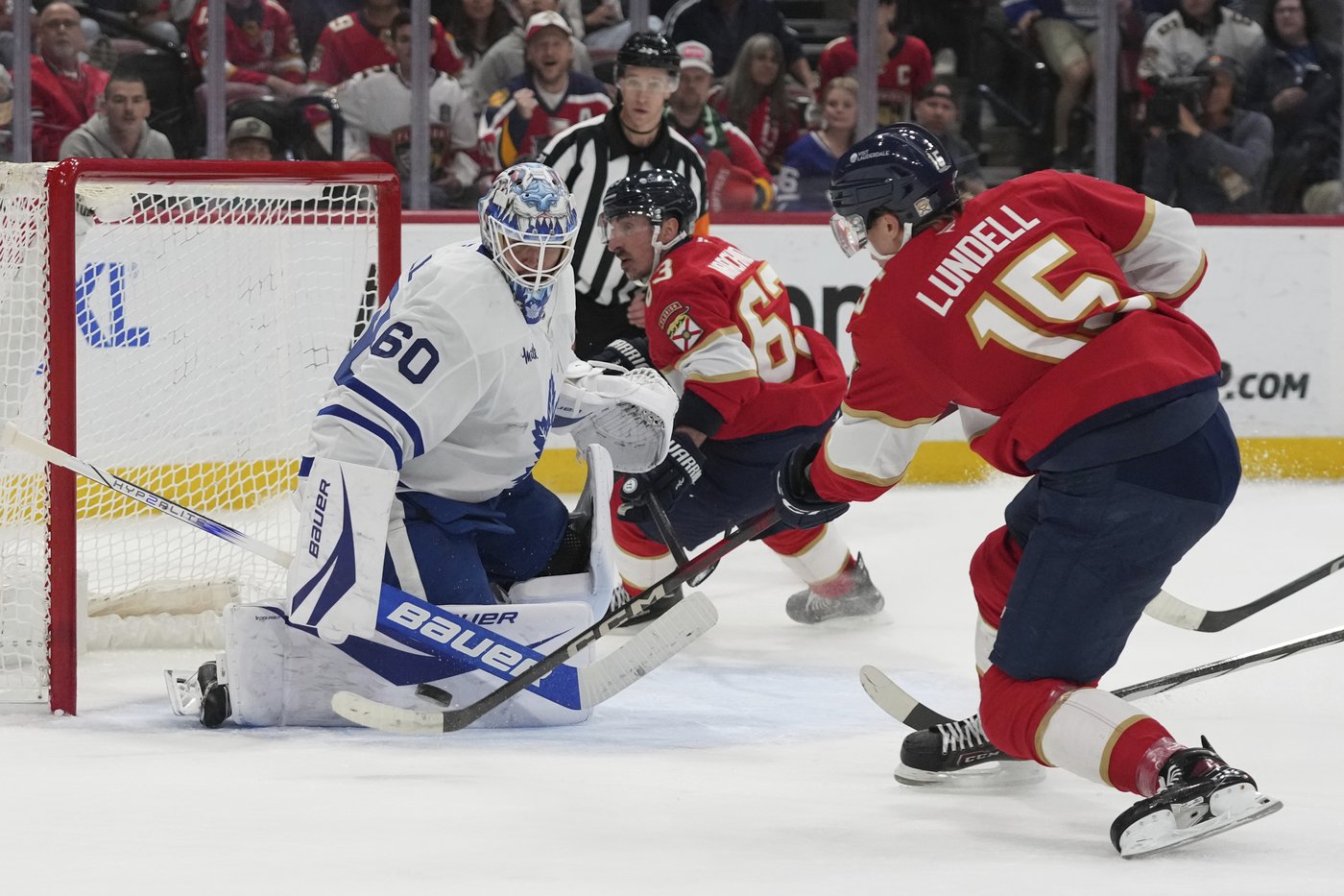 Panthers top Maple Leafs, snap 5-game slide and tighten Atlantic Division race | iNFOnews.ca
