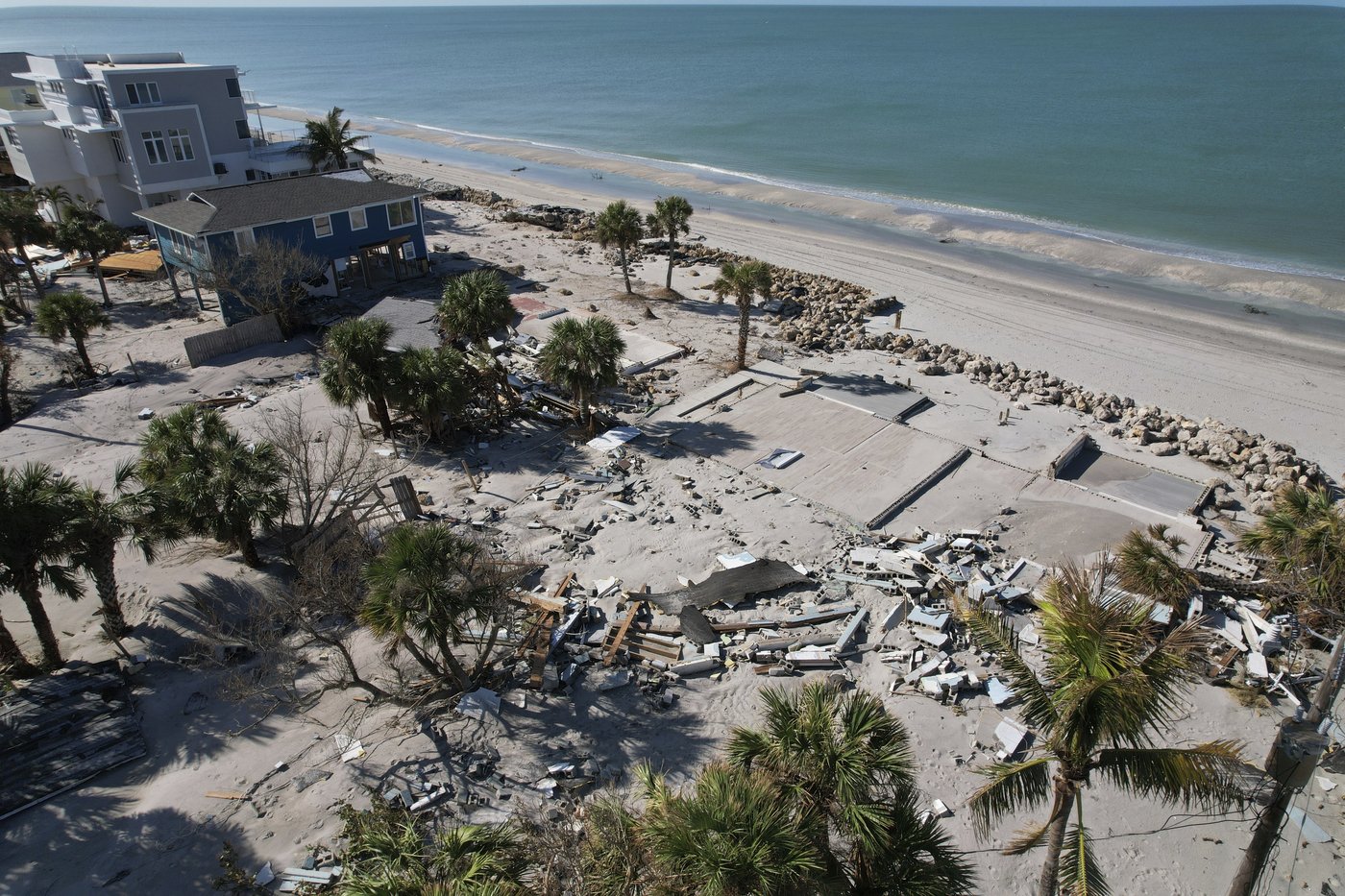 Florida neighbors band together to recover after one-two punch from hurricanes Helene and Milton | iNFOnews.ca