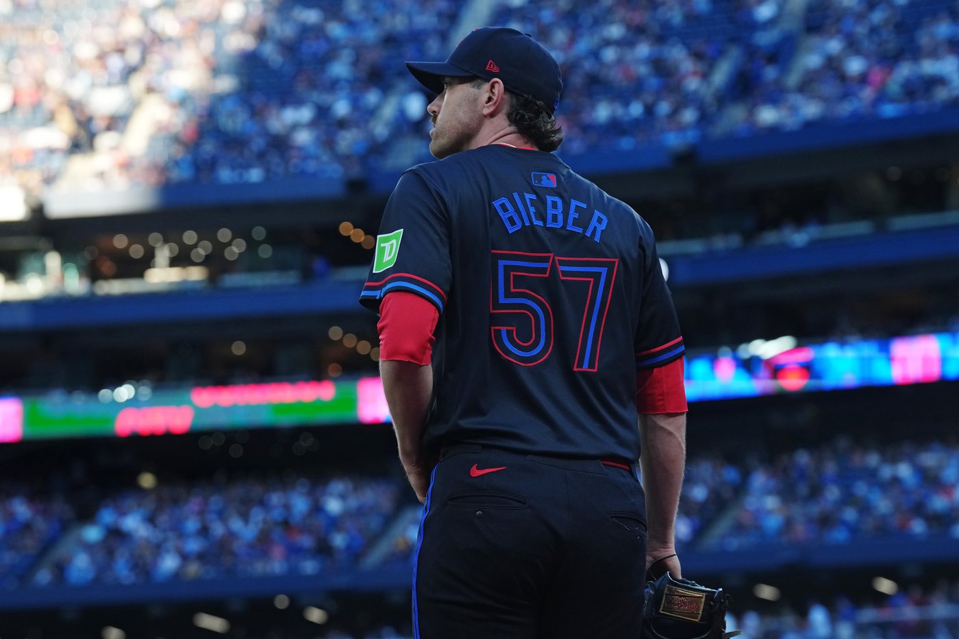 Shane Bieber loves Rogers Centre atmosphere in Toronto debut despite taking loss | iNFOnews.ca