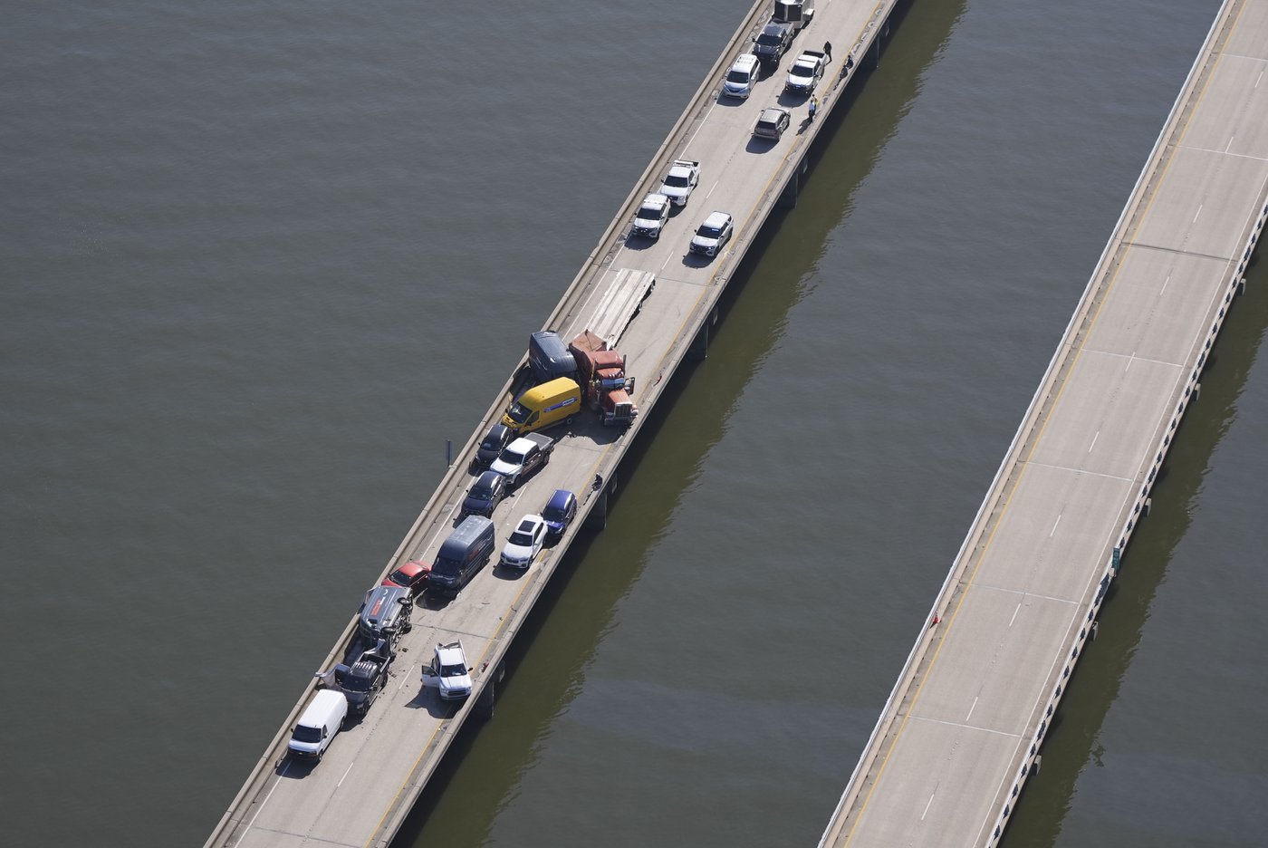 Multiple car crashes close 24-mile-long bridge outside of New Orleans after sudden fog | iNFOnews.ca Multiple car crashes close 24-mile-long bridge outside of New Orleans after sudden fog | iNFOnews.ca