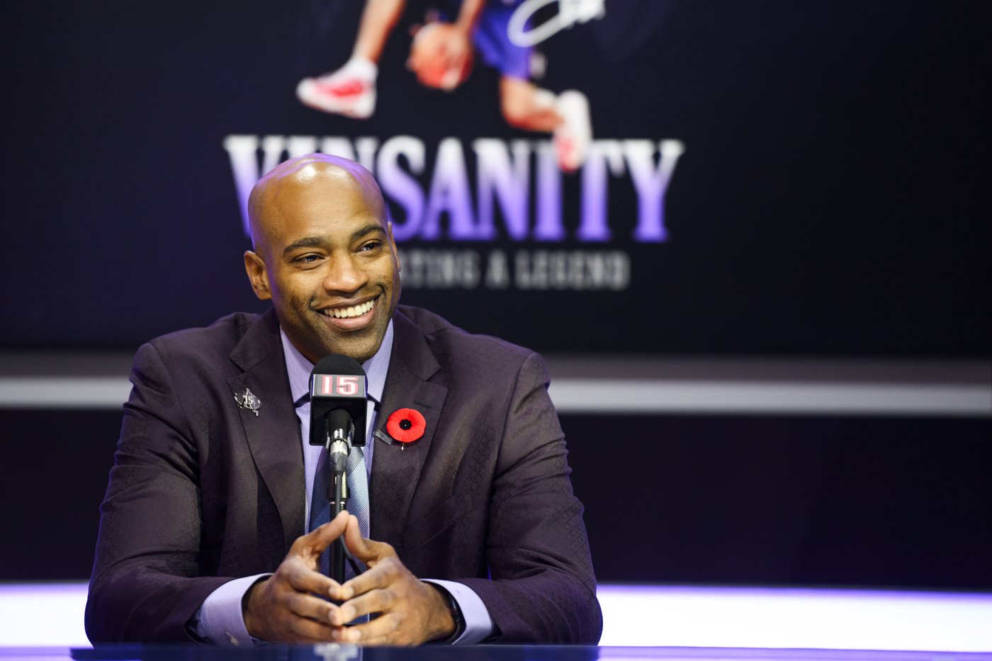Vince Carter's No. 15 jersey retired by Toronto Raptors in mid-game ceremony | iNFOnews.ca
