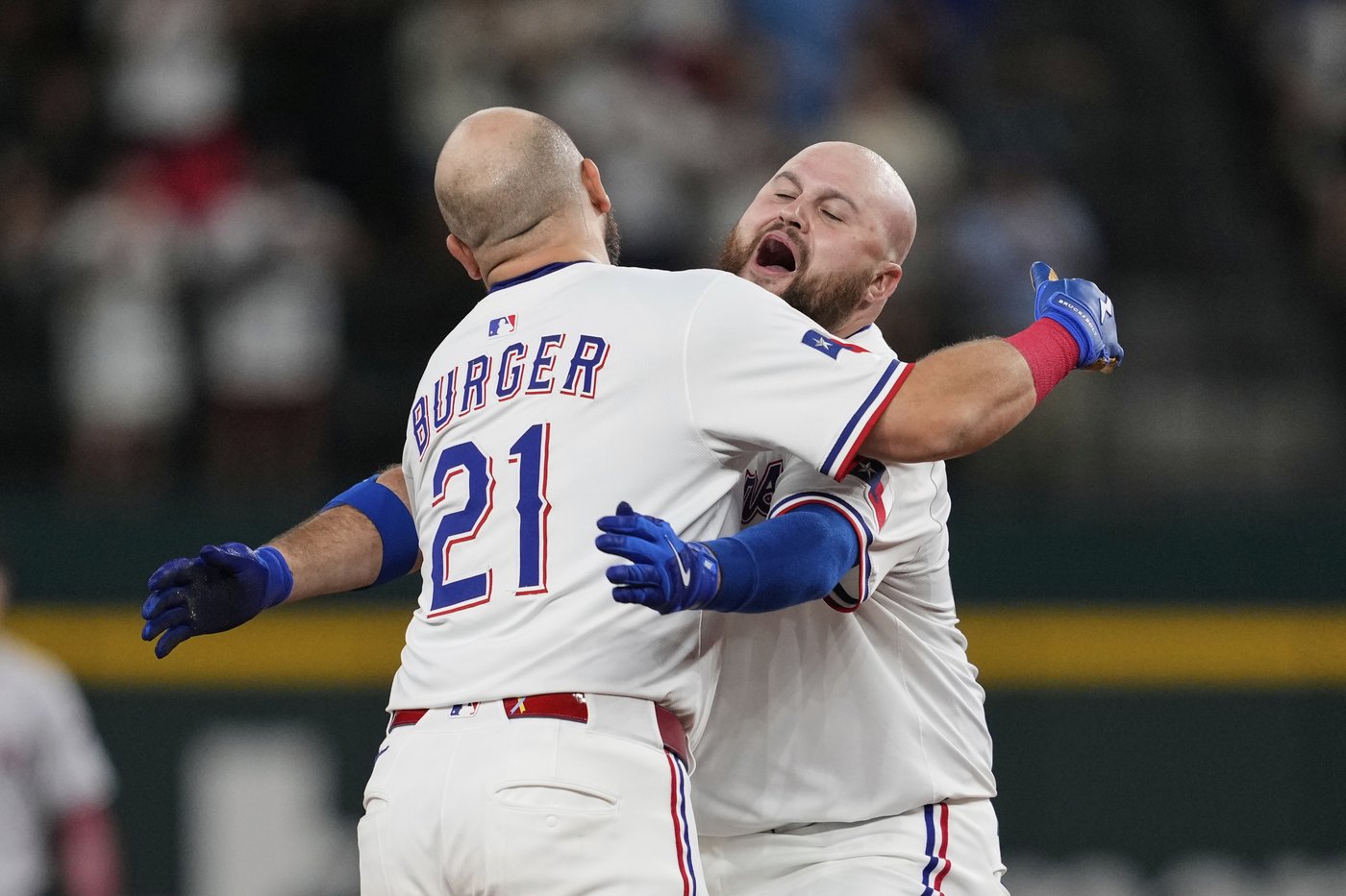 Burger hits RBI single in 10th as Rangers end 4-game skid with win over Diamondbacks | iNFOnews.ca