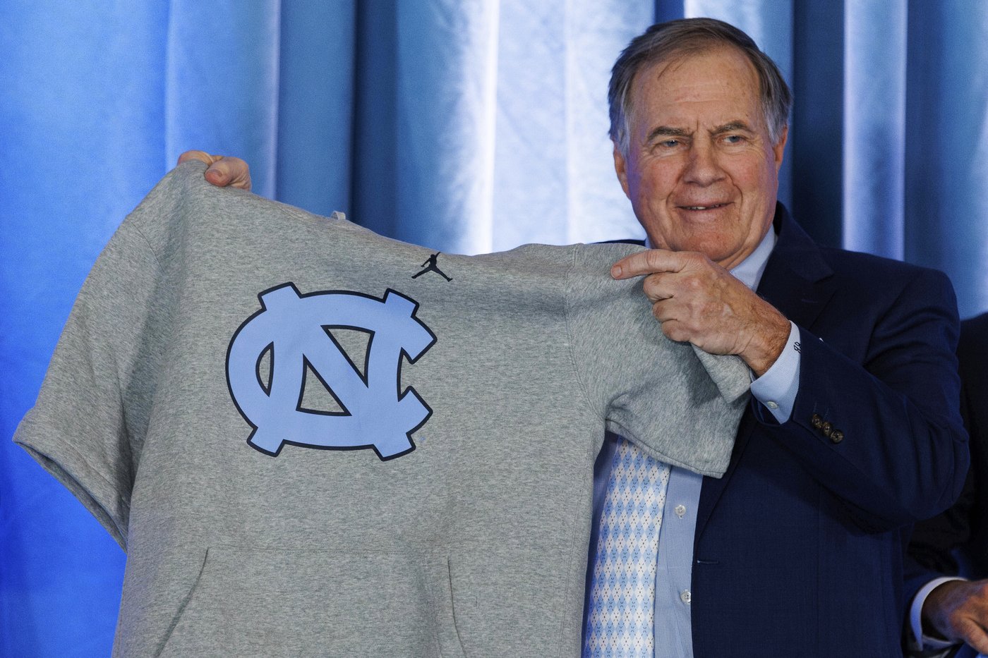 Bill Belichick and North Carolina have a signed contract for his hiring as football coach | iNFOnews.ca Bill Belichick and North Carolina have a signed contract for his hiring as football coach | iNFOnews.ca