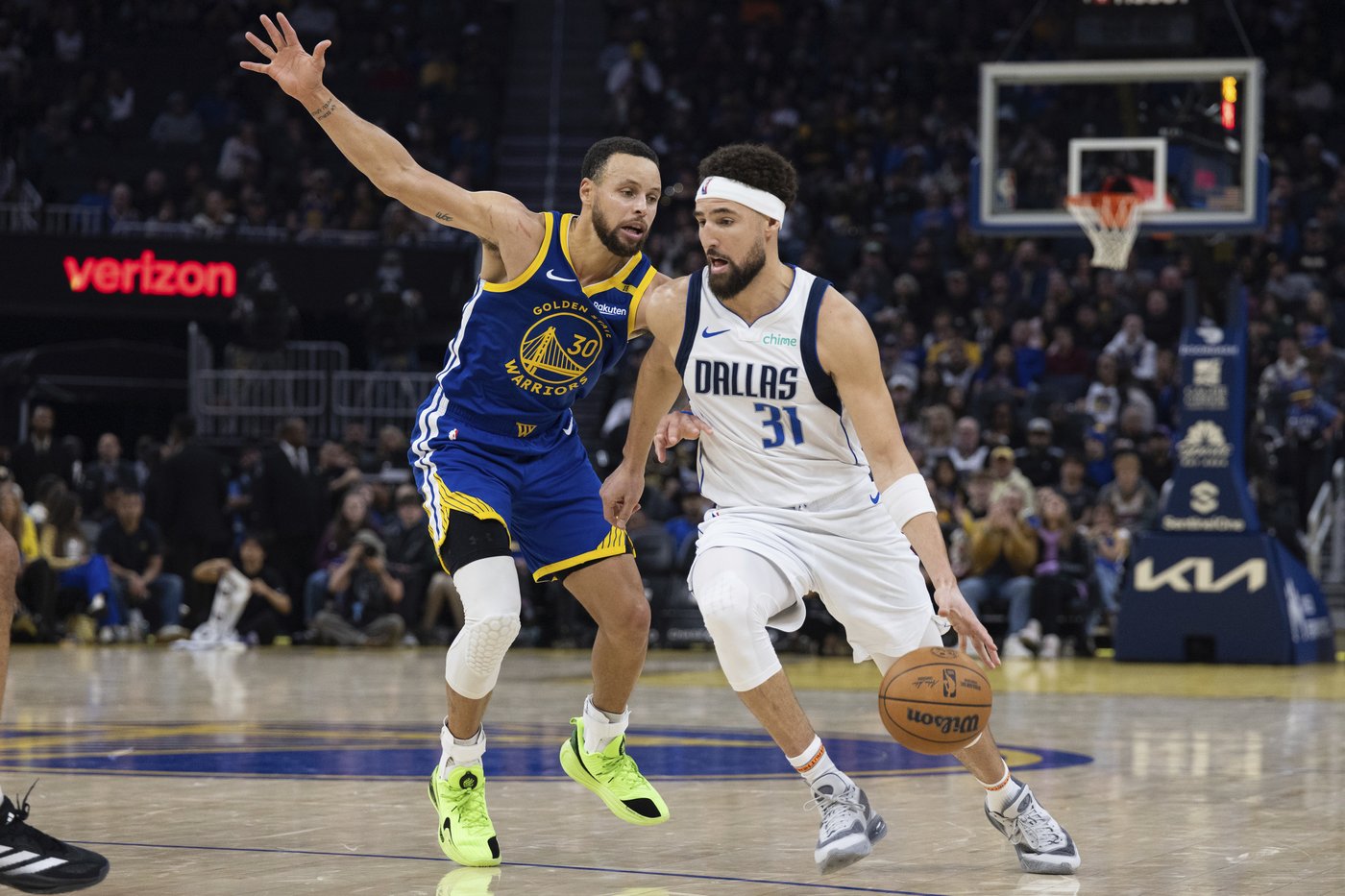 Luka Doncic has triple-double with season-best 45 points in Mavs' 143-133 win over Warriors | iNFOnews.ca Luka Doncic has triple-double with season-best 45 points in Mavs' 143-133 win over Warriors | iNFOnews.ca