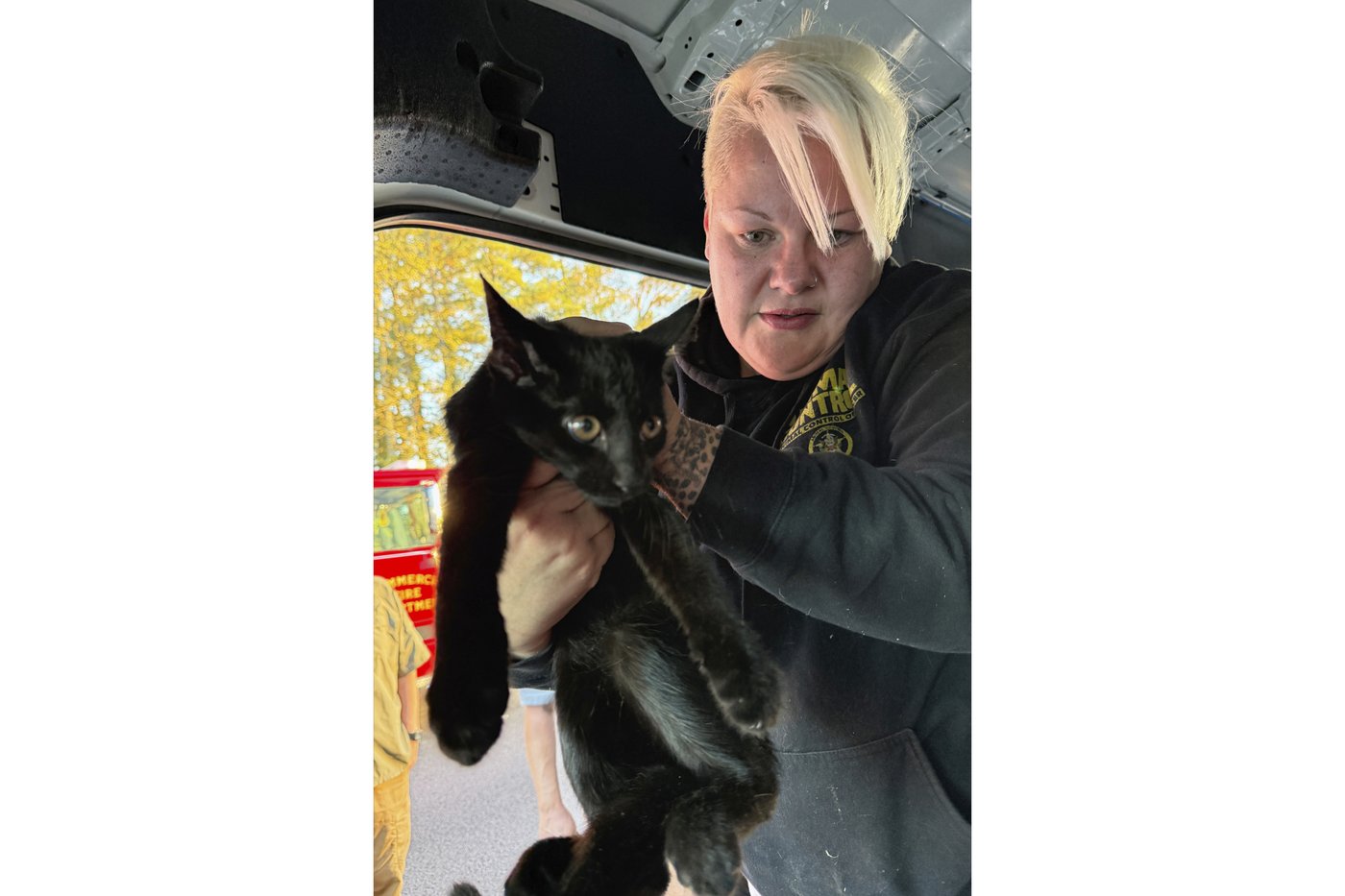 Driver following too close behind van charged in crash that killed 3 adults, 5 kids, officials say | iNFOnews.ca Driver following too close behind van charged in crash that killed 3 adults, 5 kids, officials say | iNFOnews.ca