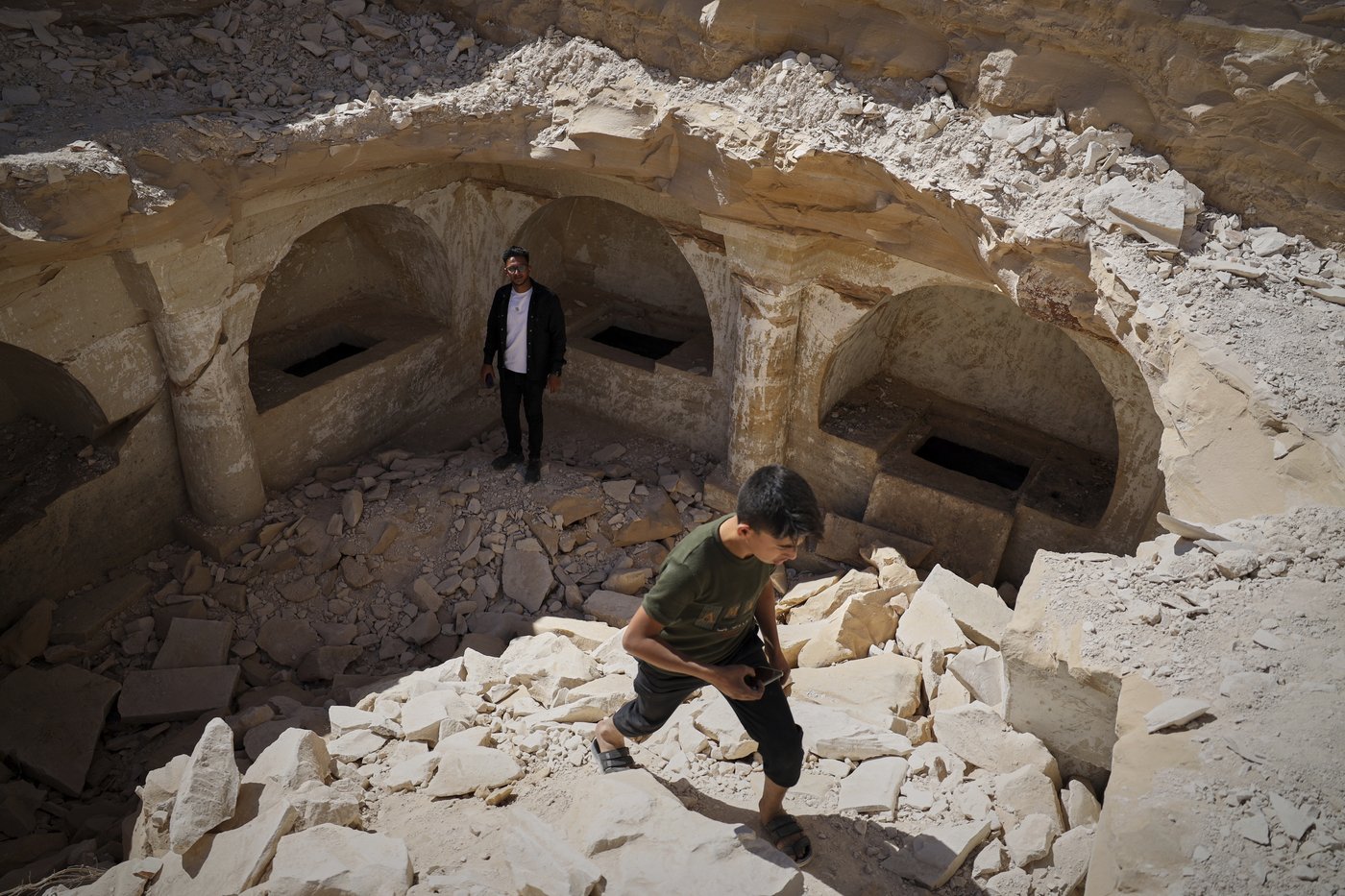 A contractor stumbles upon a Byzantine tomb complex under a destroyed Syrian house | iNFOnews.ca A contractor stumbles upon a Byzantine tomb complex under a destroyed Syrian house | iNFOnews.ca