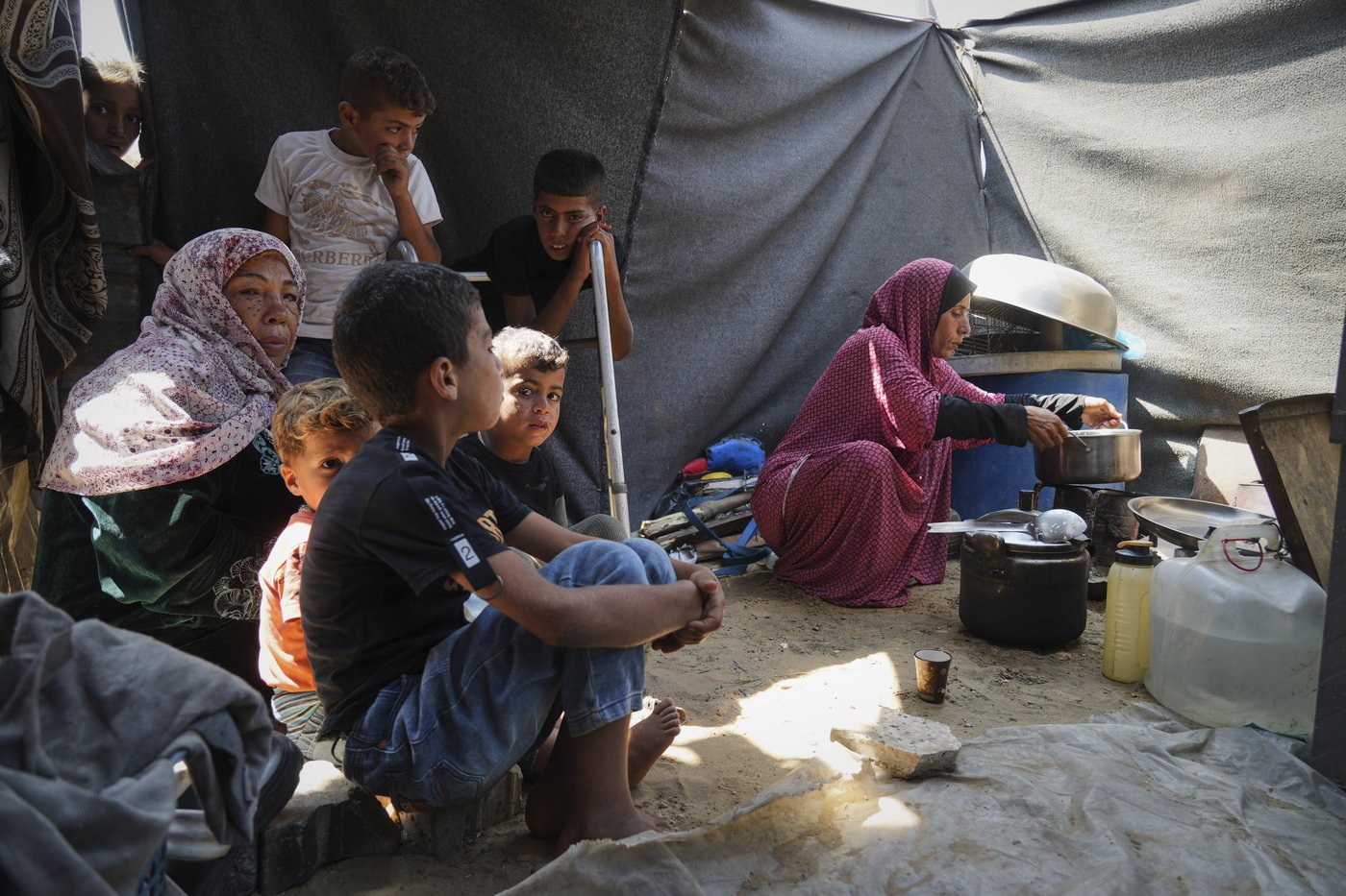 Gaza marks the start of Eid with outdoor prayers in the rubble and food growing ever scarcer | iNFOnews.ca Gaza marks the start of Eid with outdoor prayers in the rubble and food growing ever scarcer | iNFOnews.ca