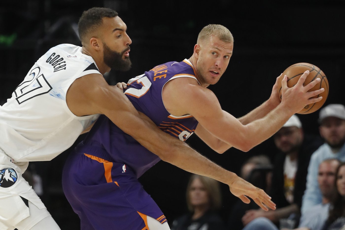 Randle hits 3 at the buzzer to lift Timberwolves over Booker, Suns with 120-117 win | iNFOnews.ca
