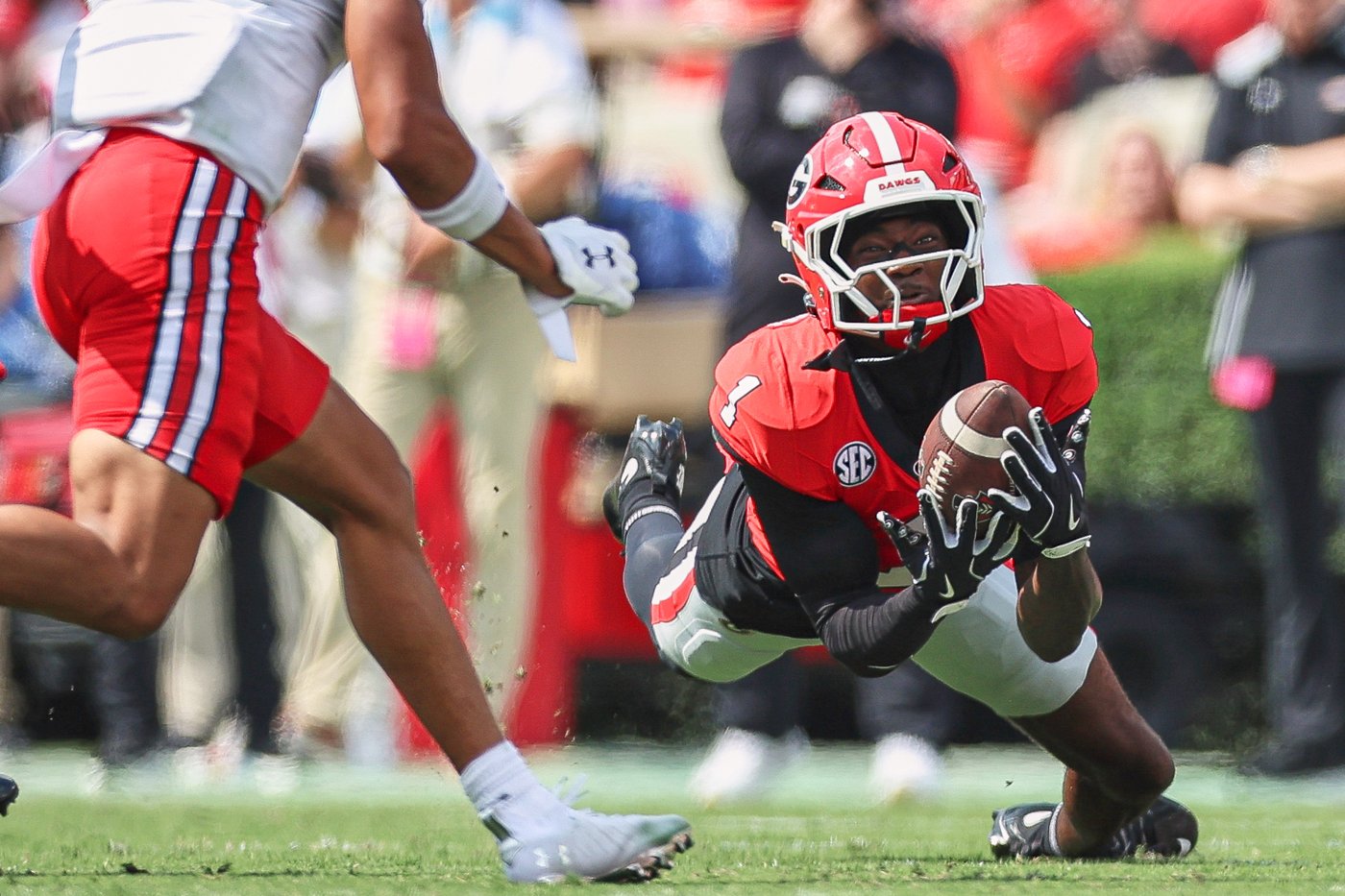 Bowens, Frazier each run for 2 scores as No. 4 Georgia overcomes miscues to stop Austin Peay 28-6 | iNFOnews.ca