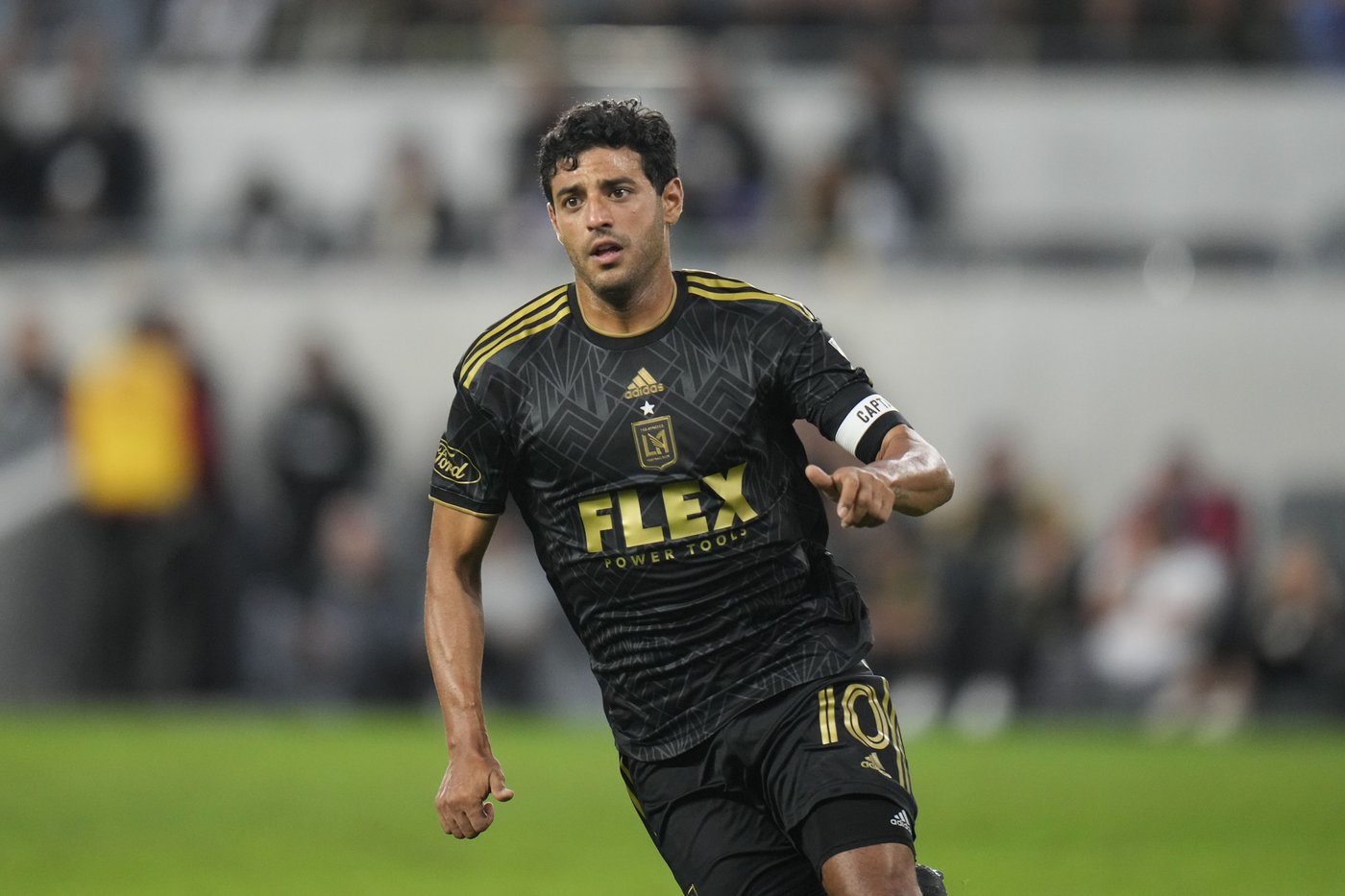 Former MLS MVP Carlos Vela announces retirement after his record-setting career with LAFC | iNFOnews.ca