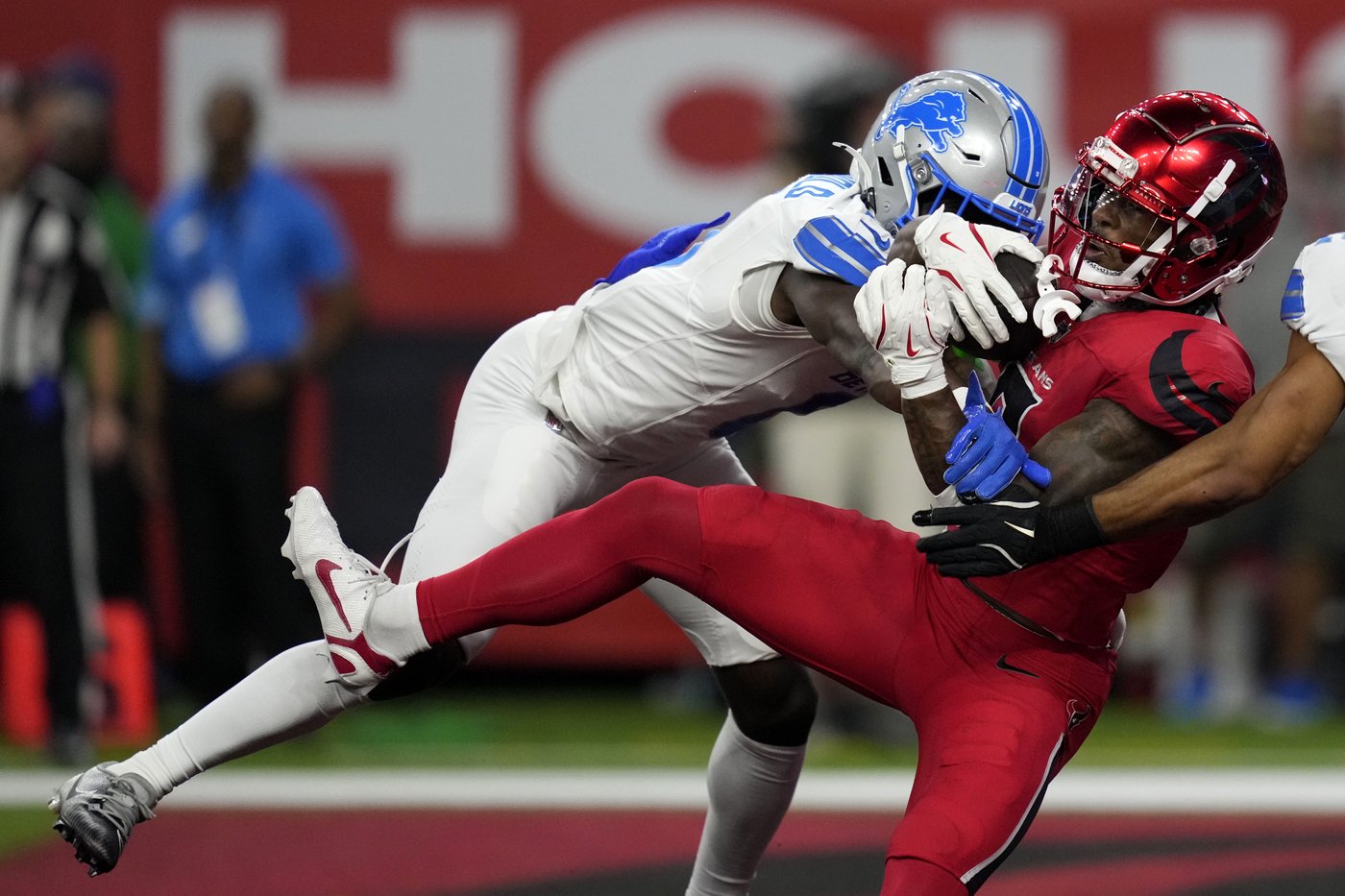 Jake Bates makes 52-yarder as time expires, Lions overcome Jared Goff's 5 INTs to beat Texans 26-23 | iNFOnews.ca Jake Bates makes 52-yarder as time expires, Lions overcome Jared Goff's 5 INTs to beat Texans 26-23 | iNFOnews.ca