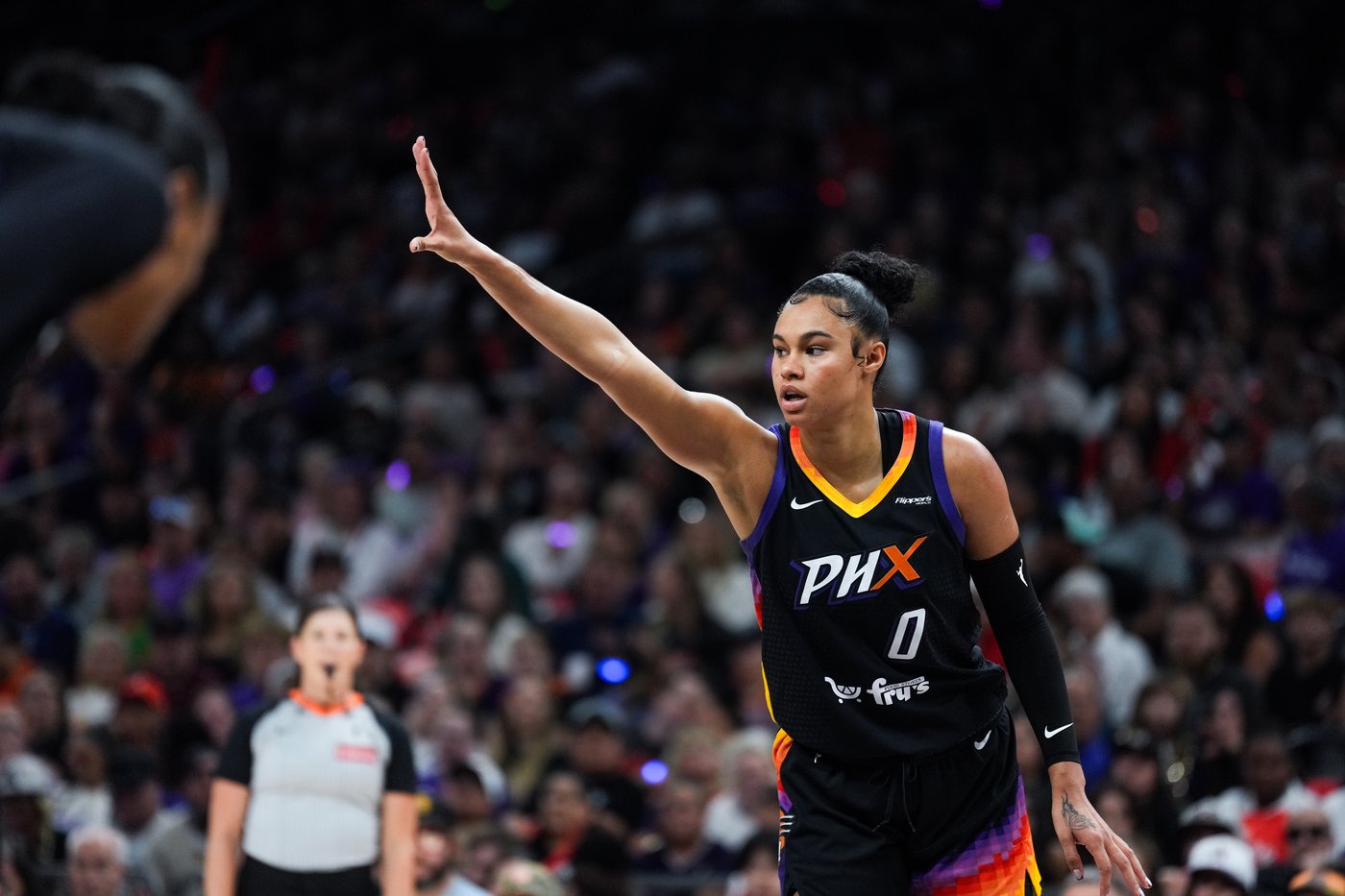Mercury overcome 13-point deficit in 4th quarter, beat Lynx 86-81 to advance to WNBA Finals | iNFOnews.ca