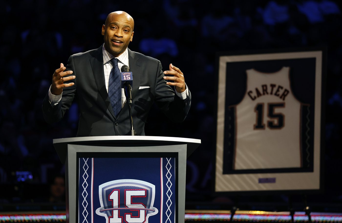 Nets retire Hall of Famer Vince Carter's No. 15 jersey | iNFOnews.ca