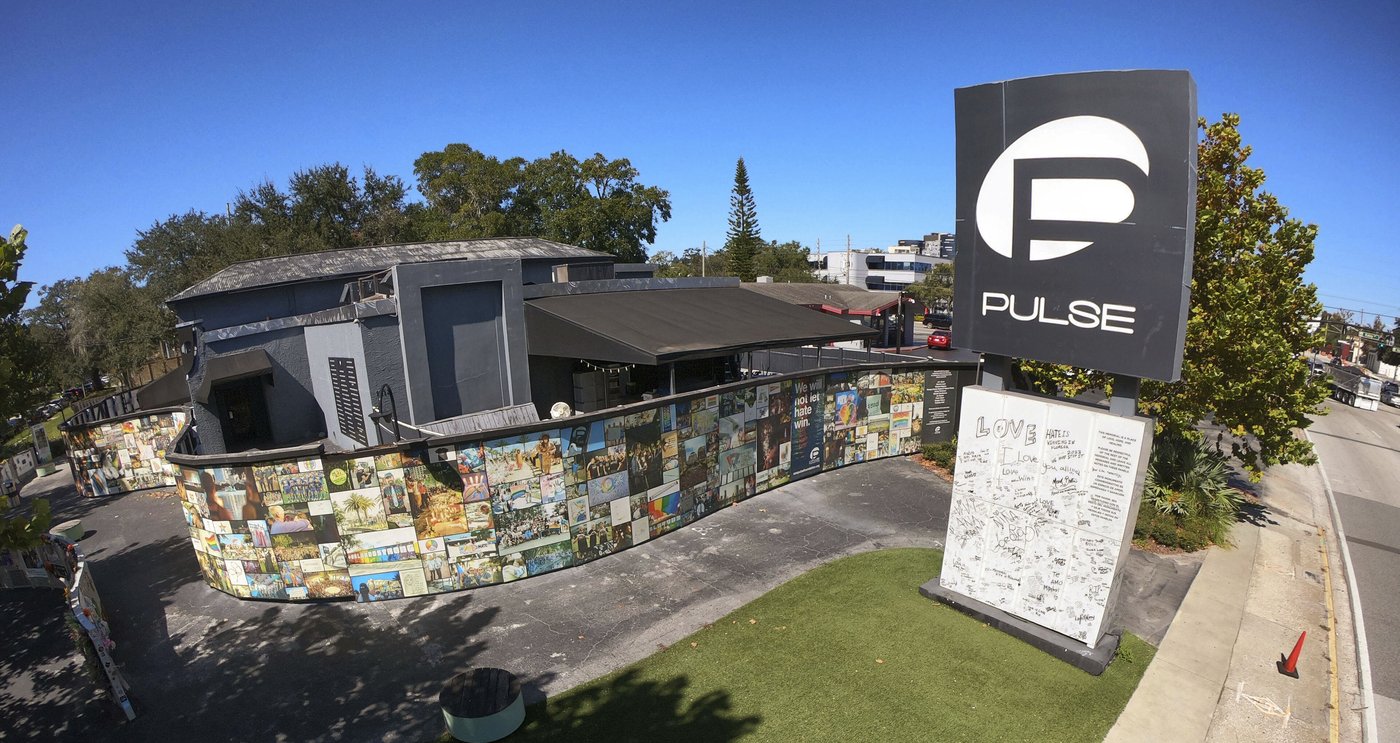 Pulse massacre survivors revisit the nightclub before it's razed for a permanent memorial | iNFOnews.ca