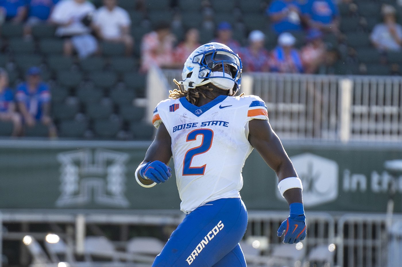 Jeanty rushes for 217 yards and TD, catches TD pass and Boise State downs Hawaii 28-7 | iNFOnews.ca
