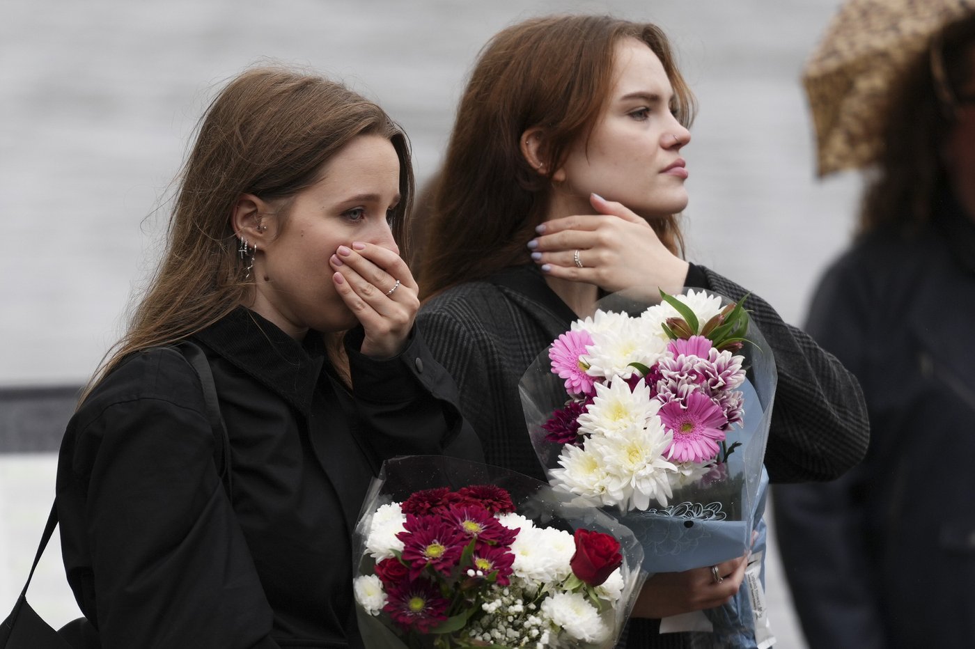 Hundreds gather in central London to mourn death singer Liam Payne | iNFOnews.ca