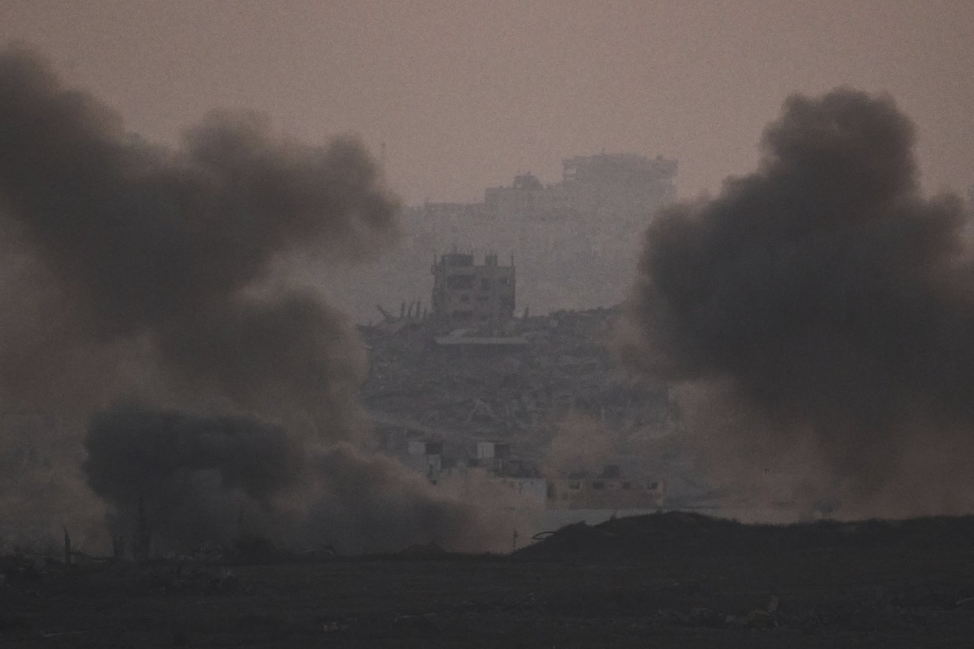 More than 100 aid groups warn of starvation in Gaza as Israeli strikes kill 21 overnight | iNFOnews.ca