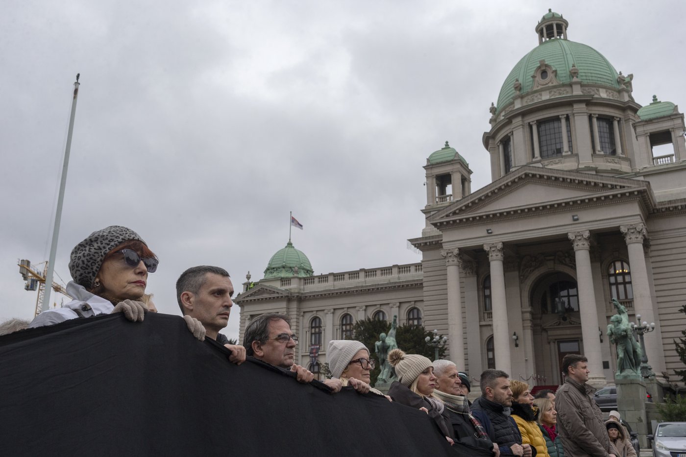 Protesters in Serbia hold 15-minute blockade for 15 victims of roof collapse, demanding justice | iNFOnews.ca
